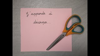 Comment bien tenir des ciseaux pour découper [upl. by Arek]