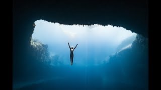 Anna freediving Deans Blue Hole [upl. by Llenet]