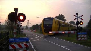 Spoorwegovergang Laag Zuthem  Dutch railroad crossing [upl. by Ricki661]