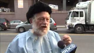 Rabbi Nuchem Rosenberg Attacked In Williamsburg [upl. by Rozanne]