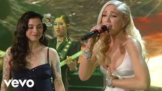 Gwen Stefani  Feliz Navidad Live On Jimmy Kimmel Live2018 ft Mon Laferte [upl. by Lonee]