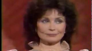 Loretta Lynn Wins Merit AwardAMA 1985 FULL PRESENTATION [upl. by Hedberg]