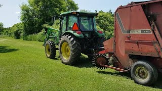 FIXING THE GEHL 1470 ROUND BALER [upl. by Zantos]