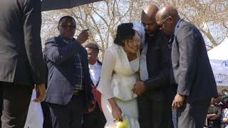 Dumisani Masilelas wife breaks down at husbands grave [upl. by Rastus]